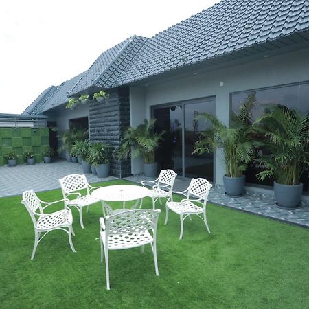 Ovel Hotel Ludhiana Phòng bức ảnh
