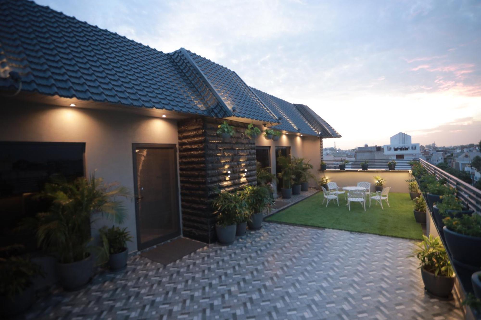 Ovel Hotel Ludhiana Ngoại thất bức ảnh