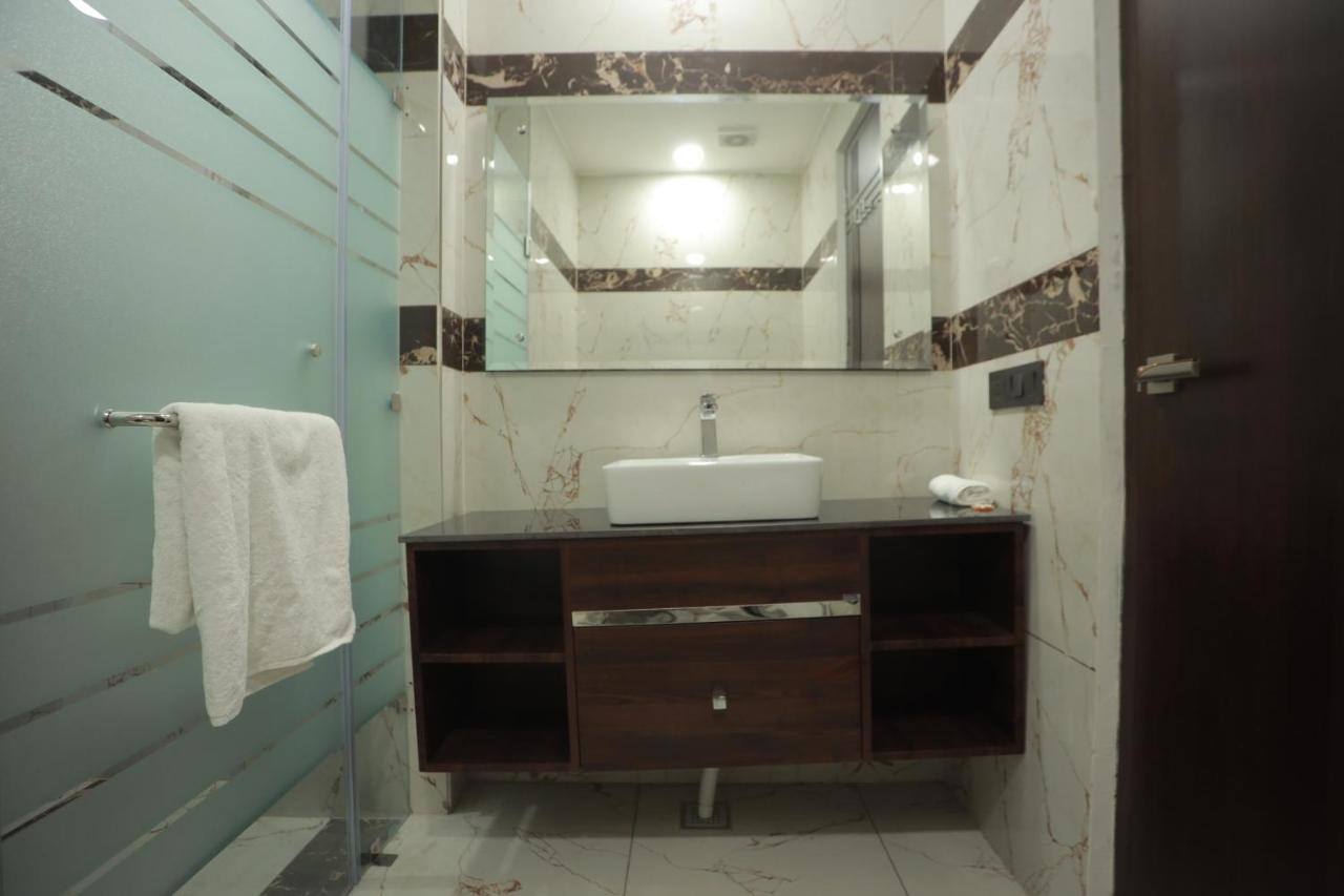Ovel Hotel Ludhiana Ngoại thất bức ảnh